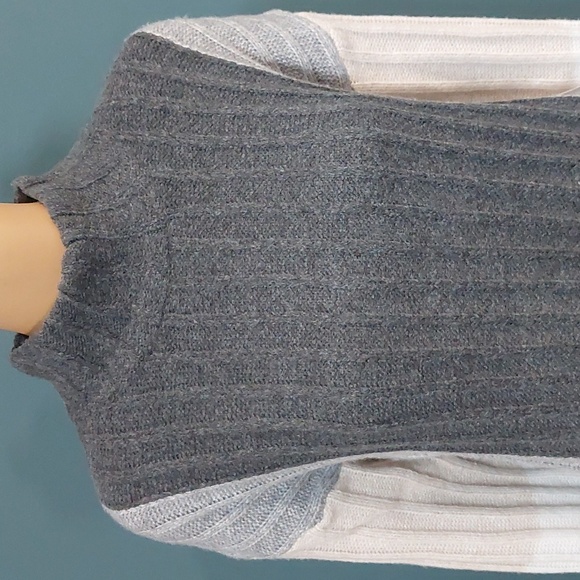 NWT Time And Tru Color Block Mock Neck Knit Sweater Womens Size Small - Picture 3 of 10